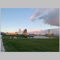 Heydar Aliyev Cultural Center, Baku,Baku, Azerbaijan, photo Robot8A, Wikipedia.jpeg